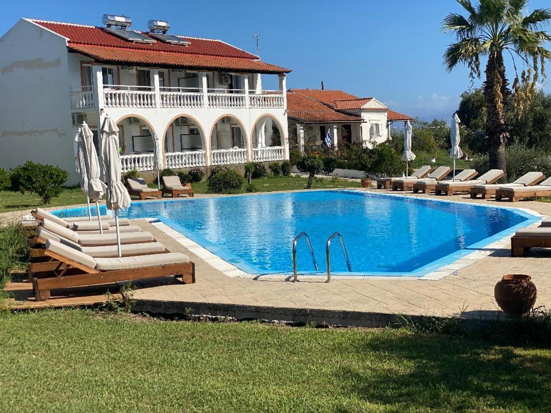 公寓 Stefanos Resort