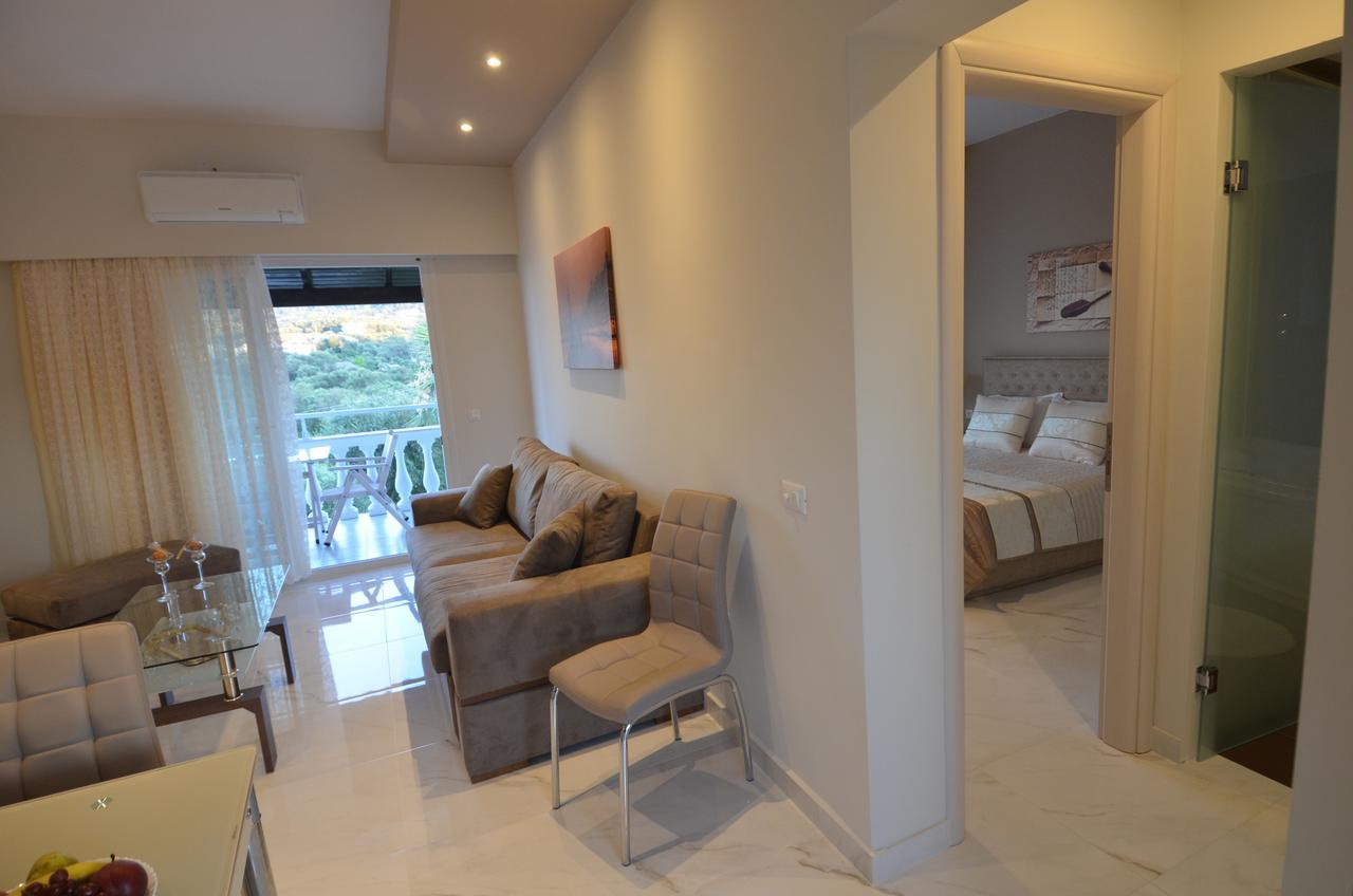 公寓 Stefanos Resort *